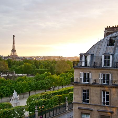 Hotel Regina Louvre Paris Luaran gambar View of the Eiffel Tower from the hotel